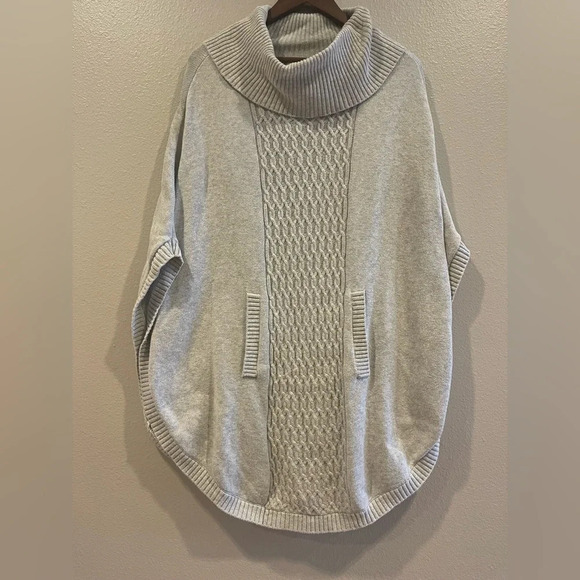 CAbi Glacier Cable Kit‎ Poncho Gray Pullover Sweater Size Small Style 3003 - Picture 1 of 12